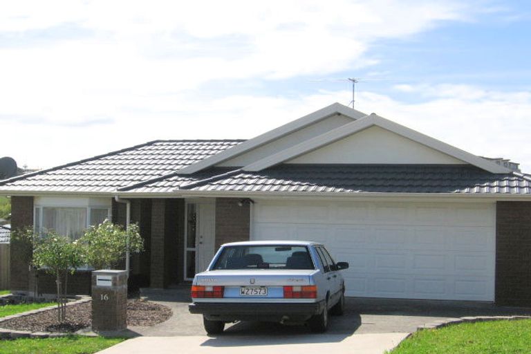Photo of property in 16 Marbella Crescent, Oteha, Auckland, 0632