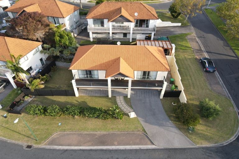 Photo of property in 11 Parkwood Crescent, Gulf Harbour, Whangaparaoa, 0930