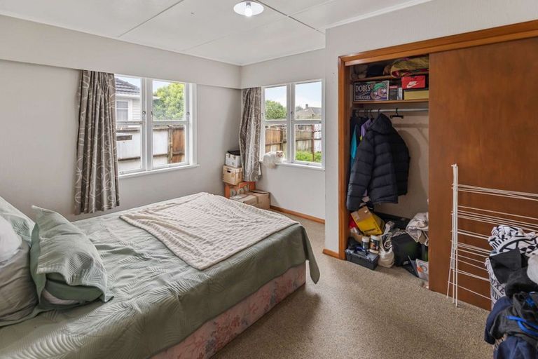 Photo of property in 18 Clyde Street, Levin, 5510