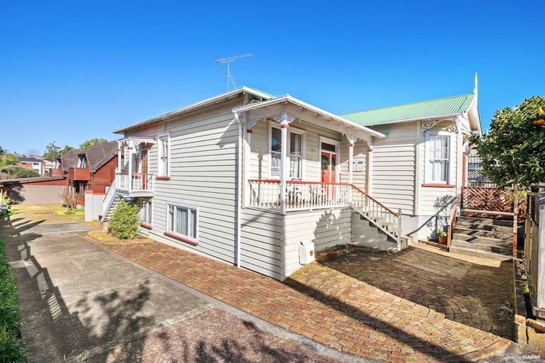 Photo of property in 62 Saint Andrews Road, Havelock North, 4130