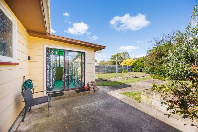 Photo of property in 34 Rhodes Drive, Kelvin Grove, Palmerston North, 4414