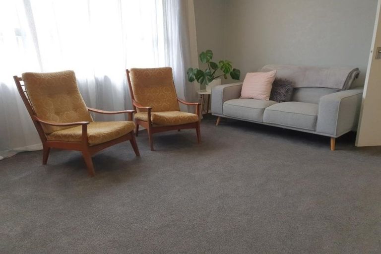 Photo of property in 14 Karaka Street, Merrilands, New Plymouth, 4312