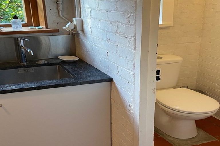 Photo of property in 10 Mersey Street, Island Bay, Wellington, 6023