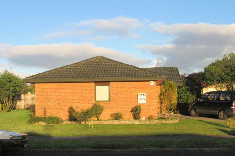 Photo of property in 60 Burswood Drive, Burswood, Auckland, 2013