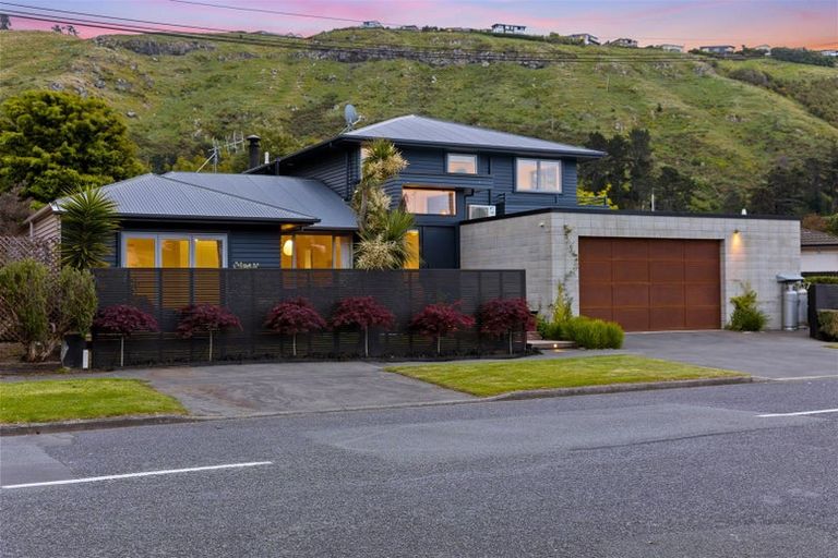 Photo of property in 42 Whitfield Street, Sumner, Christchurch, 8081