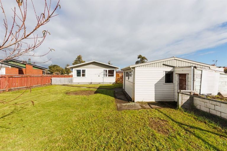 Photo of property in 39 Abraham Crescent, Milson, Palmerston North, 4414