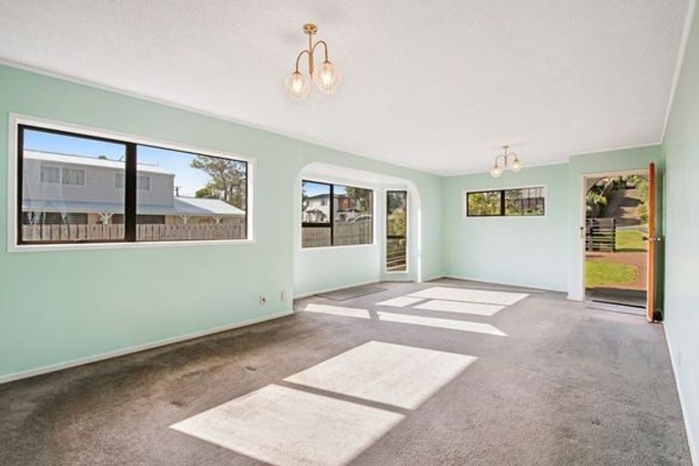 Photo of property in 47a Bay Street, Red Beach, 0932