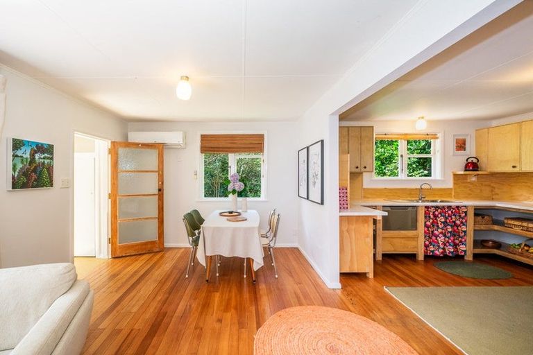 Photo of property in 66 Tilley Road, Paekakariki, 5034