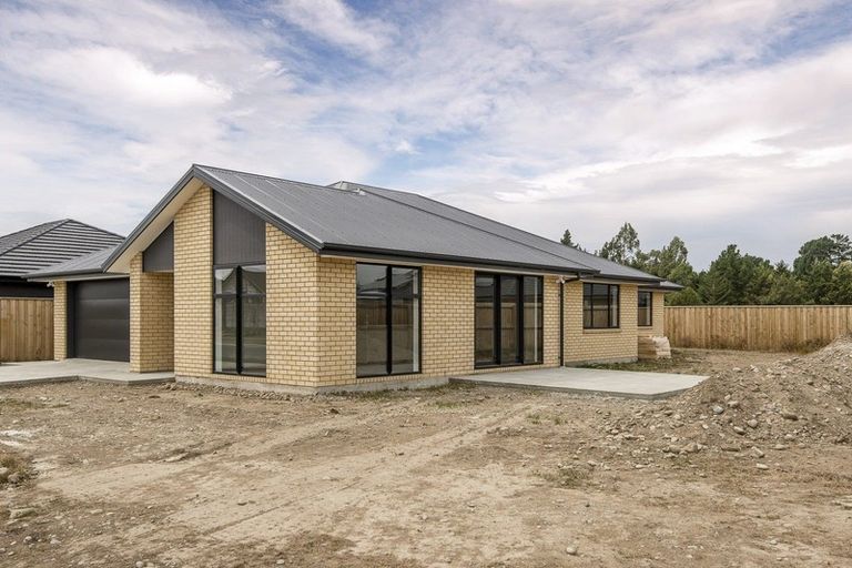 Photo of property in 16 Fairbairn Road, Rolleston, 7614