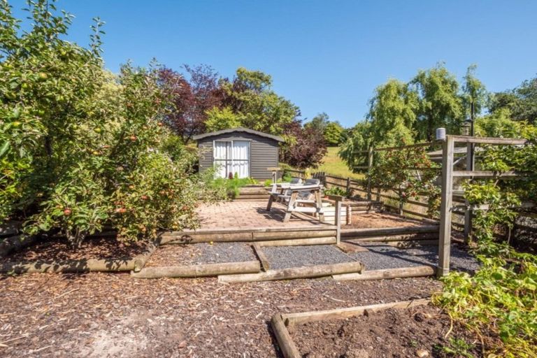 Photo of property in 28 Saddle Hill Road, Fairfield, Dunedin, 9076