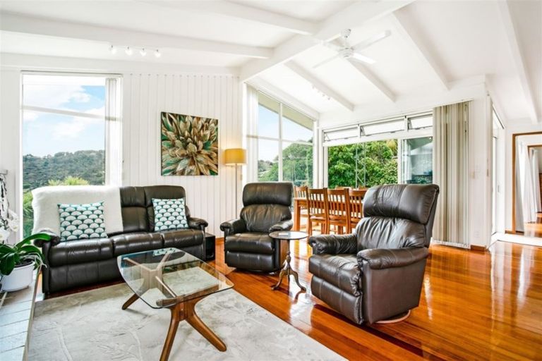 Photo of property in 13 Grendon Road, Titirangi, Auckland, 0604