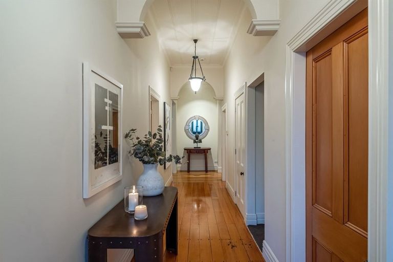 Photo of property in 79 Hinemoa Street, Birkenhead, Auckland, 0626