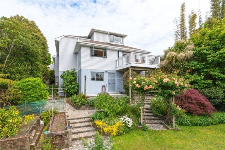 Photo of property in 3a Cron Avenue, Te Atatu South, Auckland, 0610