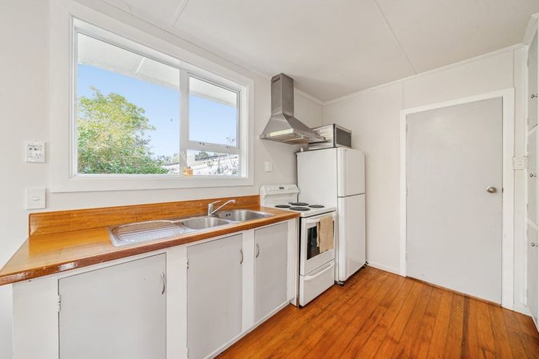 Photo of property in 15 Passive Grove, Ascot Park, Porirua, 5024