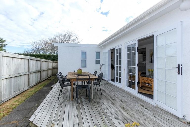Photo of property in 158 Mangorei Road, Merrilands, New Plymouth, 4312