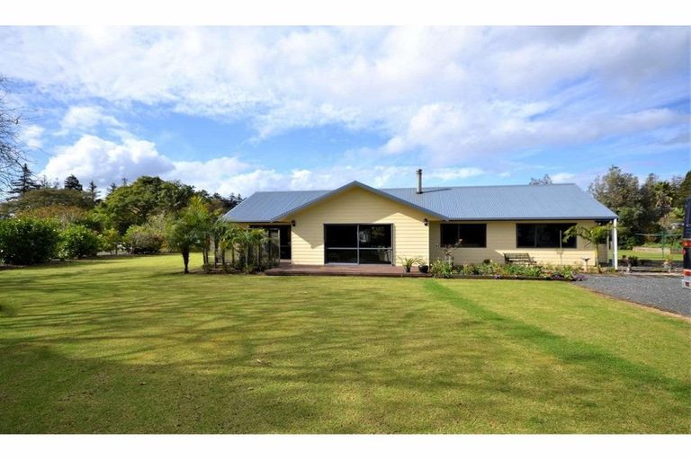 Photo of property in 12 Pa Road, Kerikeri, 0230
