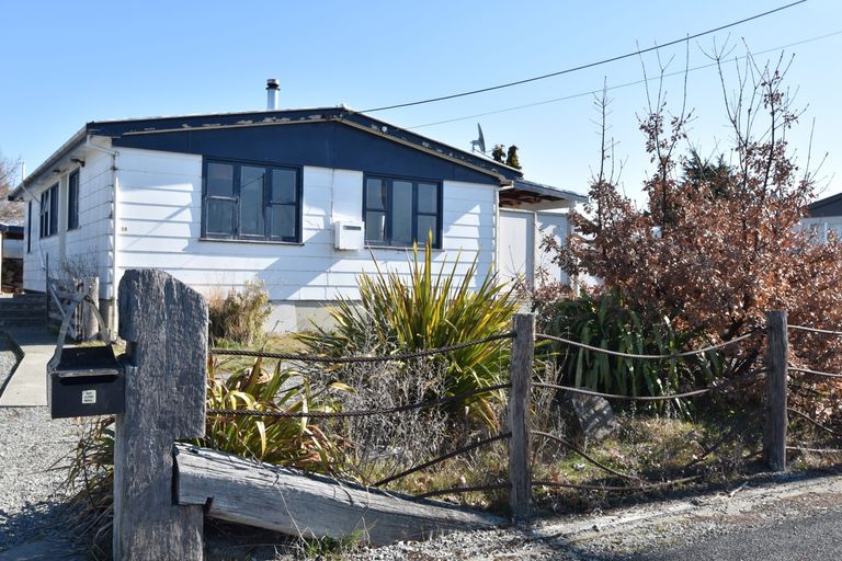 Photo of property in 15 Hunter Crescent, Twizel, 7901