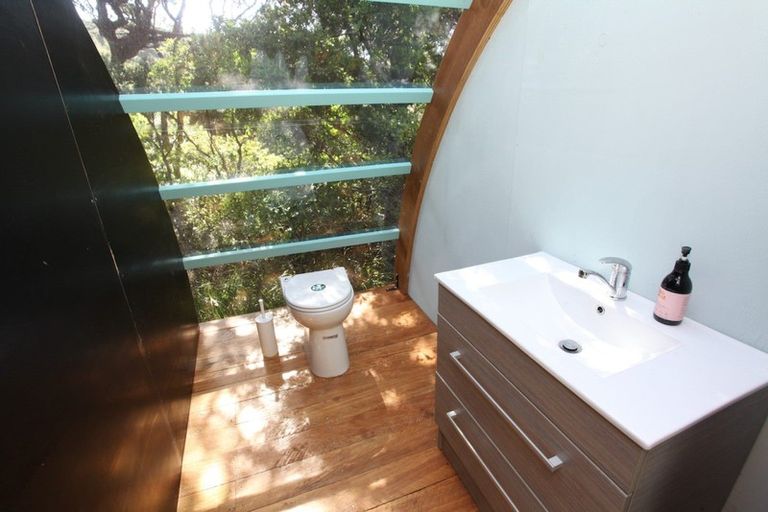 Photo of property in 112 Whaanga Road, Raglan, 3297