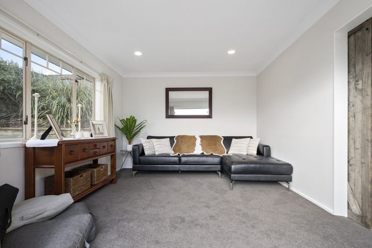 Photo of property in 15 Rochester Place, Bethlehem, Tauranga, 3110