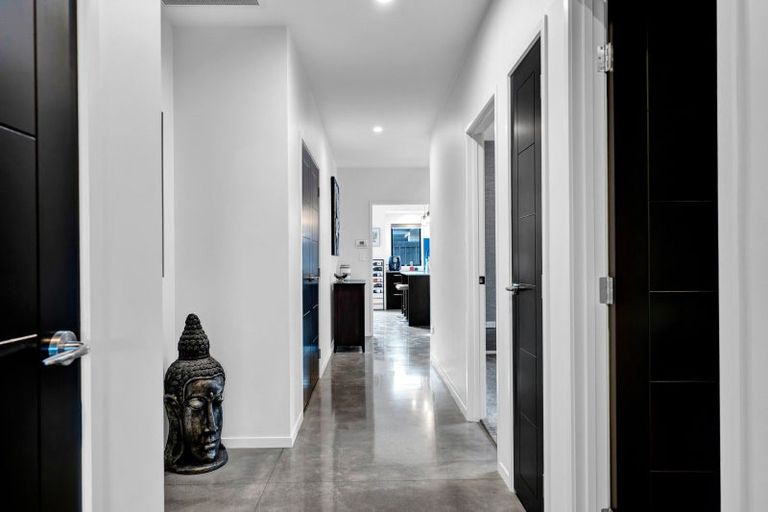 Photo of property in 4 Cessna Lane, Glen Avon, New Plymouth, 4312