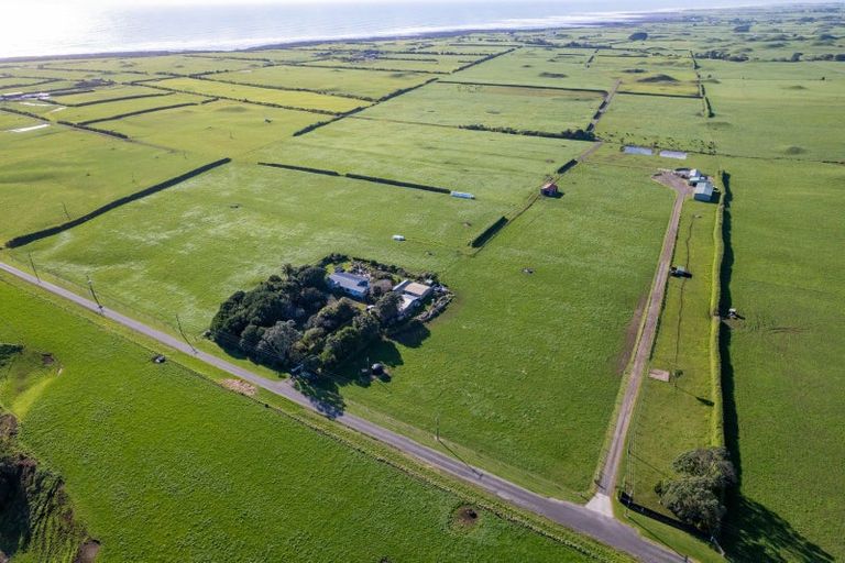 Photo of property in 306 Pungarehu Road, Pungarehu, 4685