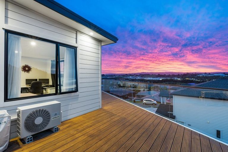 Photo of property in 18 Gyle Place, Pyes Pa, Tauranga, 3112