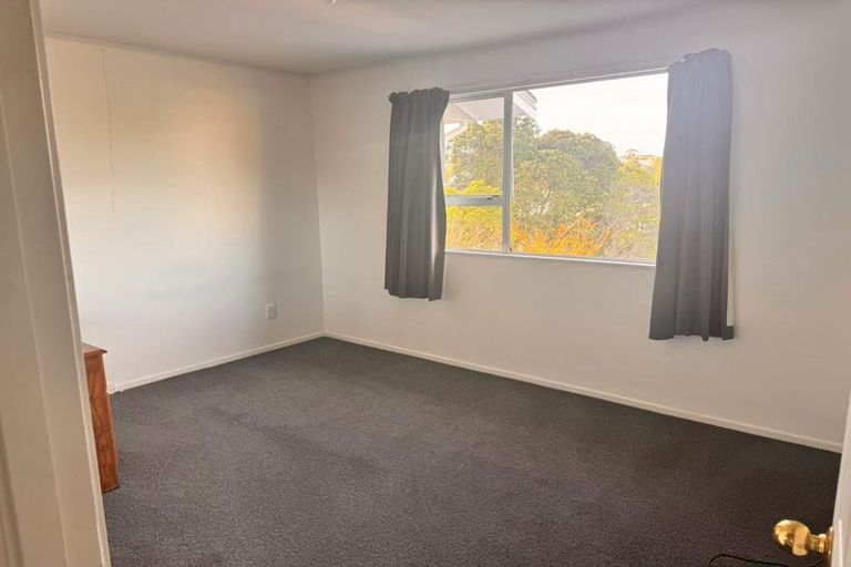 Photo of property in 5 Tesla Place, Totara Vale, Auckland, 0629