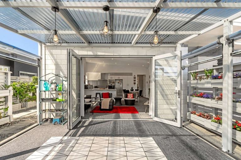 Photo of property in 16 Vanita Drive, Whitianga, 3510