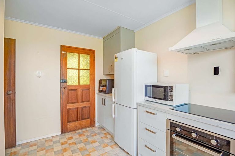 Photo of property in 102 Matai Street, Castlecliff, Whanganui, 4501