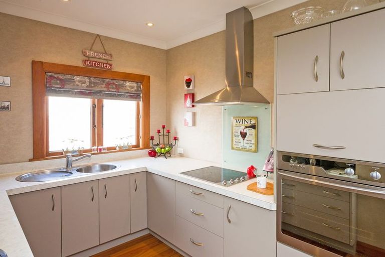 Photo of property in 6 Karaka Street, Hokowhitu, Palmerston North, 4410