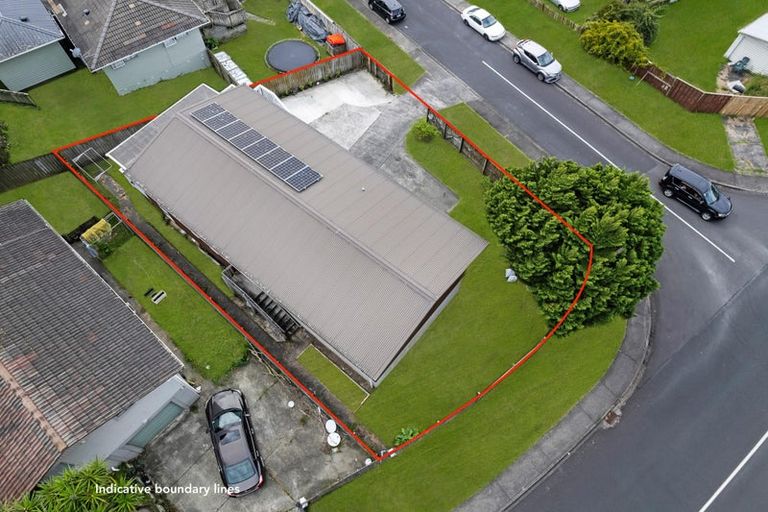 Photo of property in 2 Talmar Place, Massey, Auckland, 0614