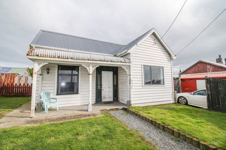 Photo of property in 6 Ocean Beach Road, Bluff, 9814