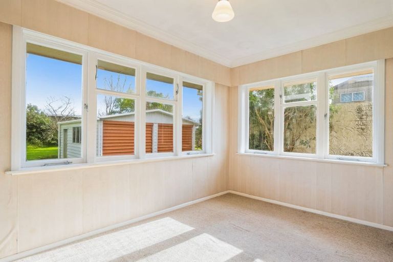 Photo of property in 19 Mahoe Street, Otaki Beach, Otaki, 5512