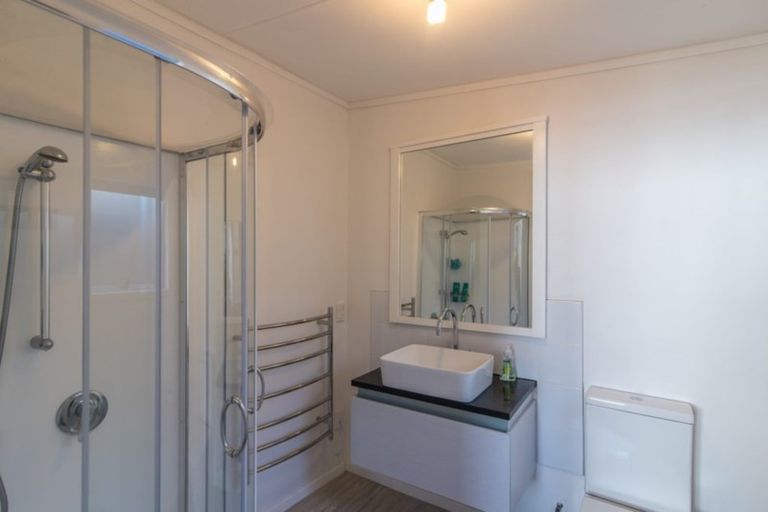 Photo of property in 3 Freyberg Crescent, Waikanae Beach, Waikanae, 5036