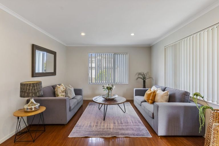 Photo of property in 12 Peerless Avenue, Takanini, 2112