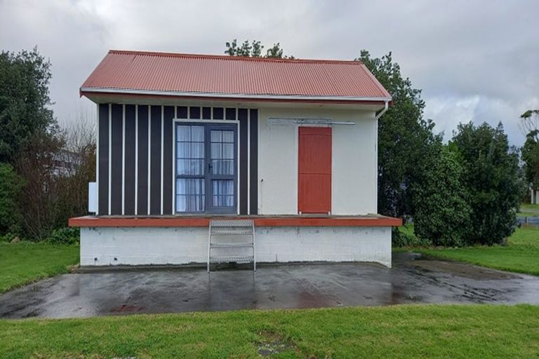 Photo of property in 59 Domett Street, Opunake, 4616