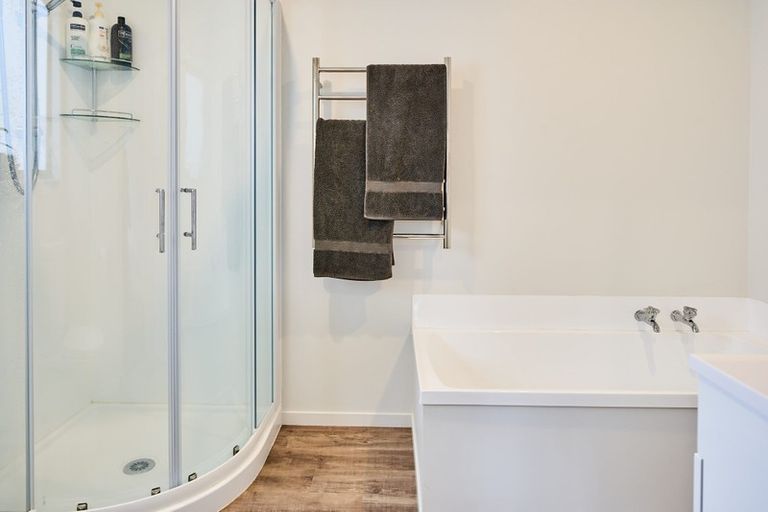 Photo of property in 89b Wainuiomata Road, Wainuiomata, Lower Hutt, 5014