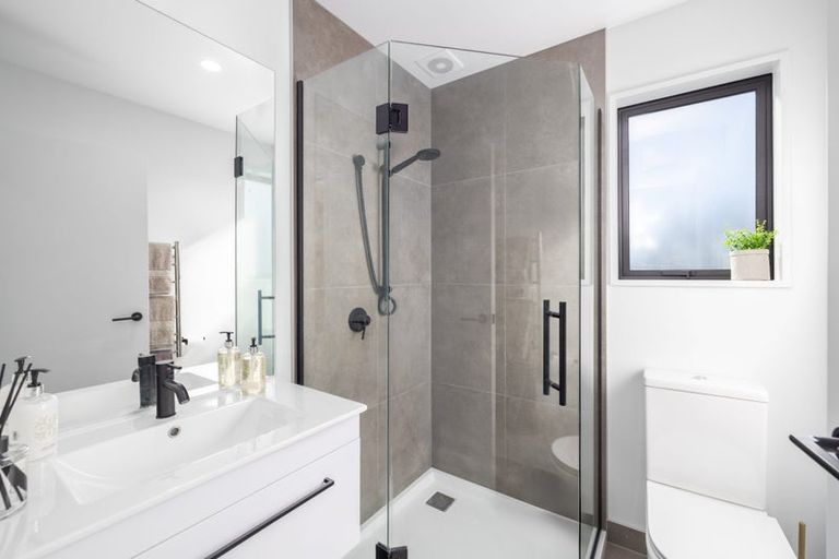 Photo of property in 2/13 Leitch Street, Somerfield, Christchurch, 8024