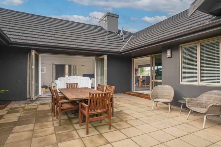 Photo of property in 63 Loch Views Road, Acacia Bay, Taupo, 3385