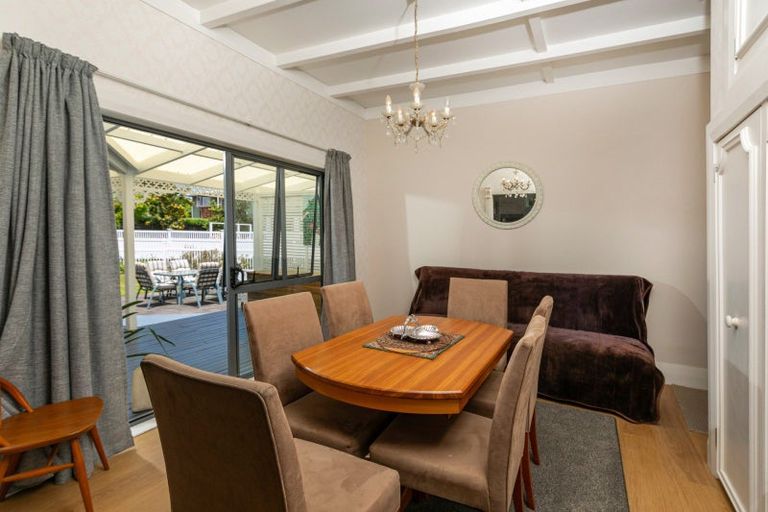 Photo of property in 49a Roland Road, Greenhithe, Auckland, 0632