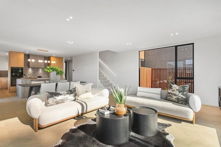 Photo of property in 37 Office Road, Merivale, Christchurch, 8014