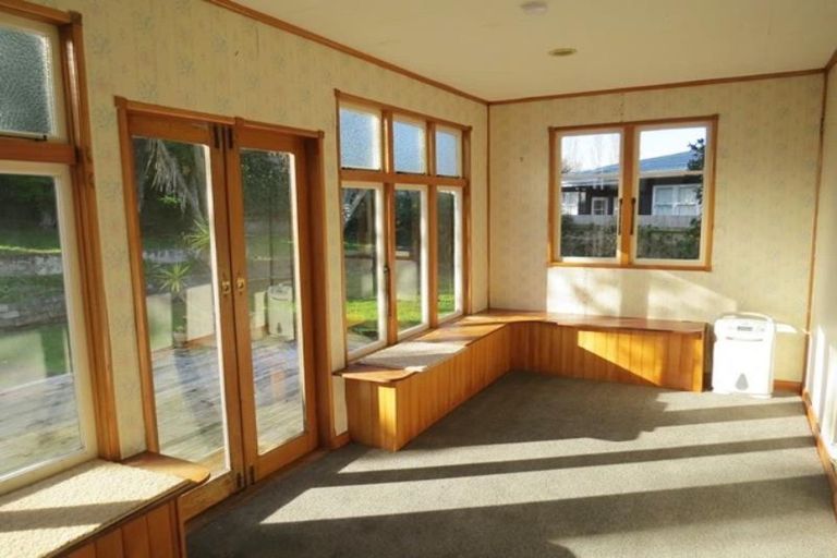 Photo of property in 6 Raniera Street, Glen Avon, New Plymouth, 4312