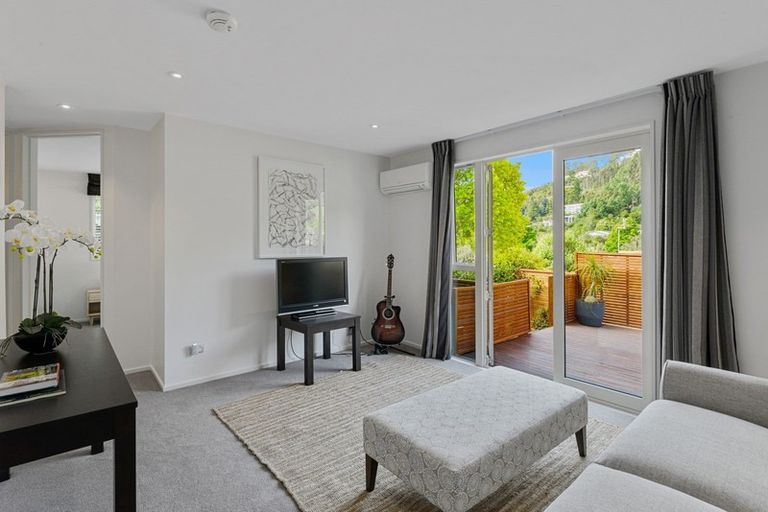 Photo of property in 15 Fineran Lane, Cashmere, Christchurch, 8022