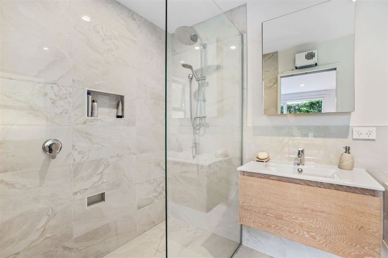 Photo of property in 10 The Terrace, Mount Pleasant, Christchurch, 8081