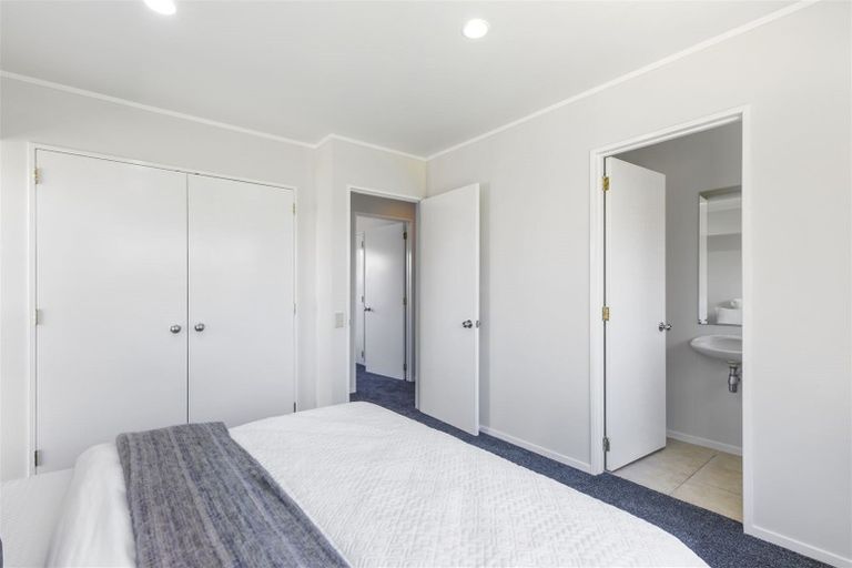 Photo of property in 19 Old Park Place, Takanini, 2112