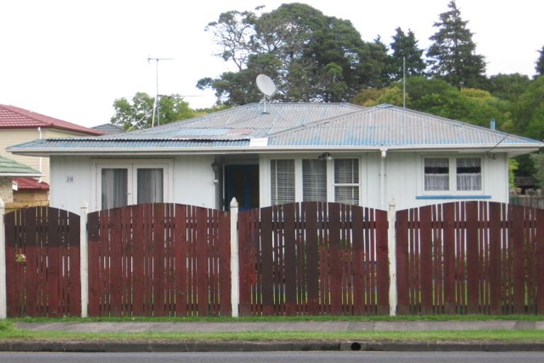 Photo of property in 28 Swanson Road, Henderson, Auckland, 0610