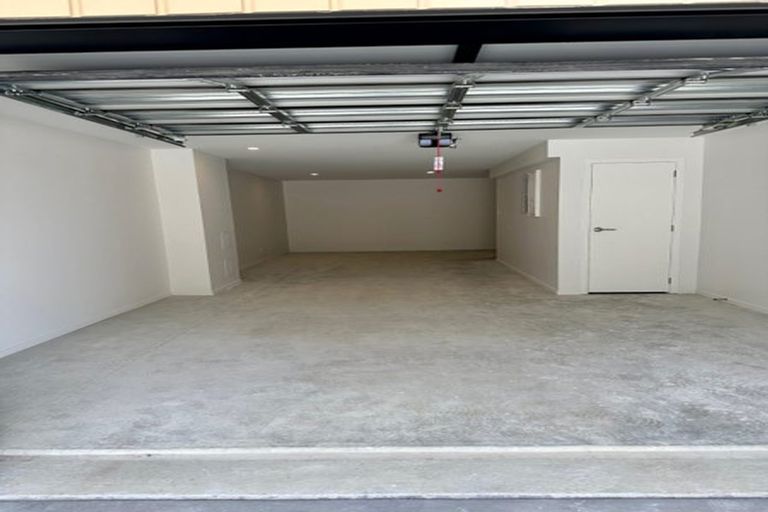 Photo of property in 10/19 Windlass Street, Long Bay, Auckland, 0630