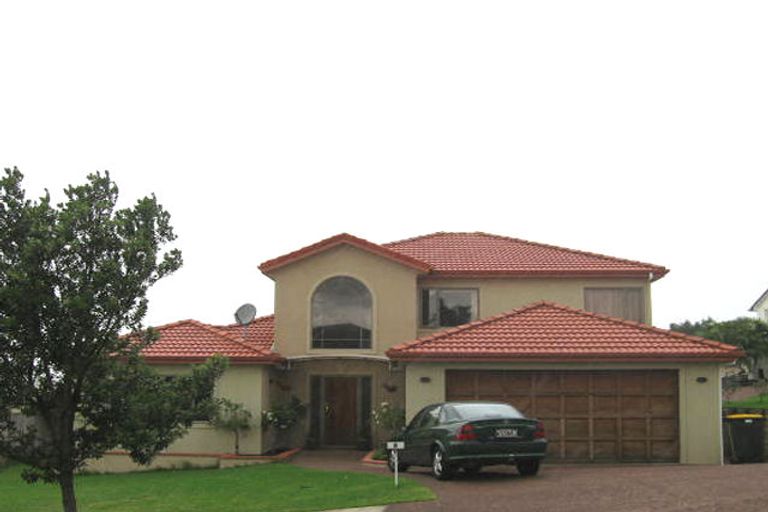 Photo of property in 6 San Fernando Way, Henderson, Auckland, 0612