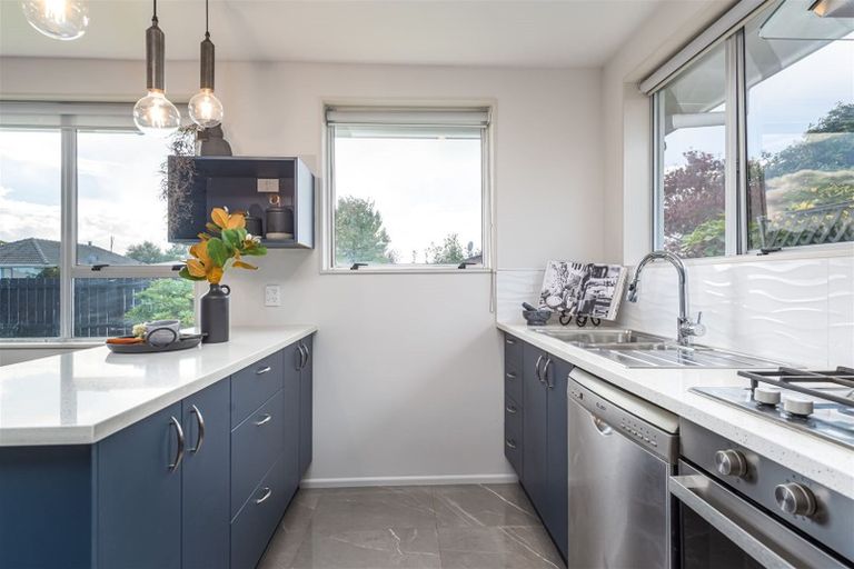 Photo of property in 15 Royal Park Drive, Parklands, Christchurch, 8083