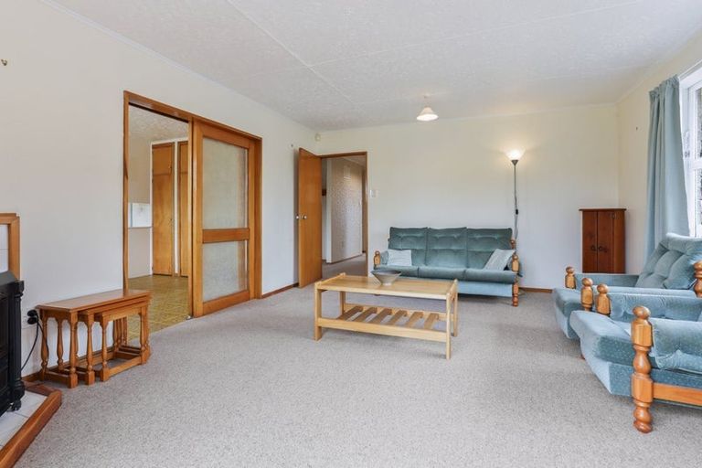 Photo of property in 3 La Perouse Place, Northcote, Christchurch, 8052